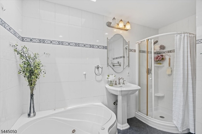 2nd Floor En Suite Bathroom