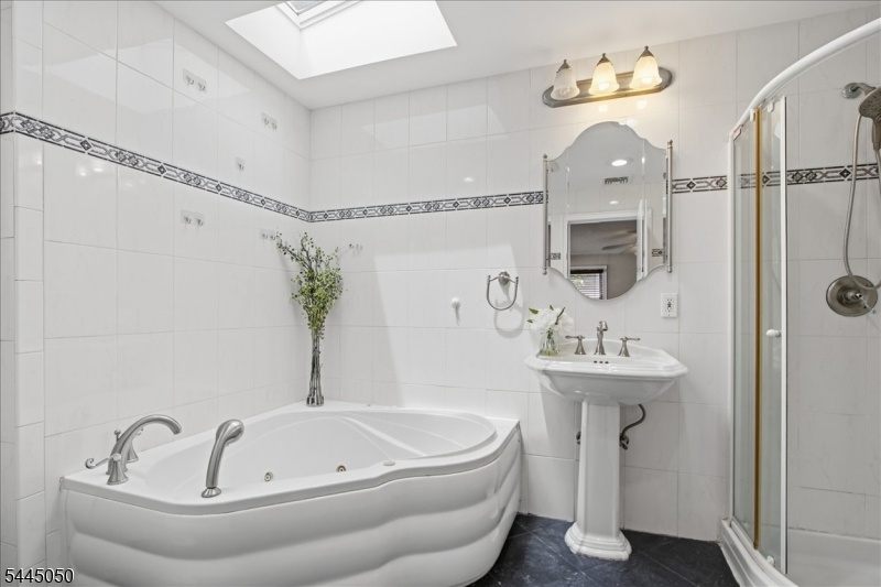2nd Floor En Suite Bathroom