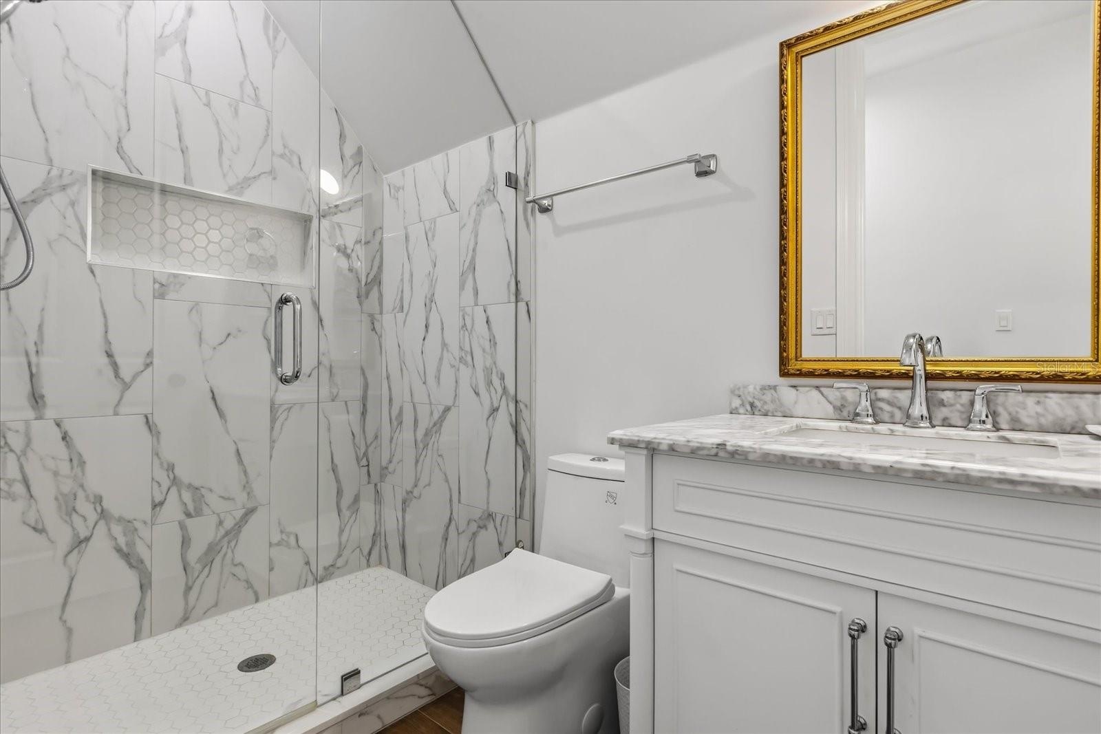 Garage Apt bath
