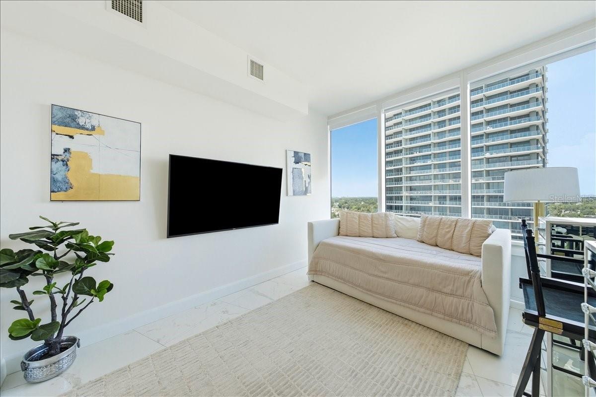 Secondary bedroom