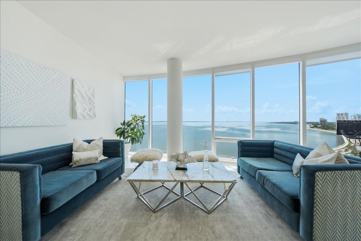 Stunning views of Tampa Bay, Davis Islands, and St. Petersburg.