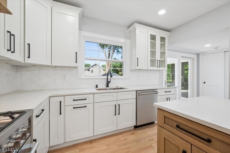 Gourmet Eat-in-Kitchen