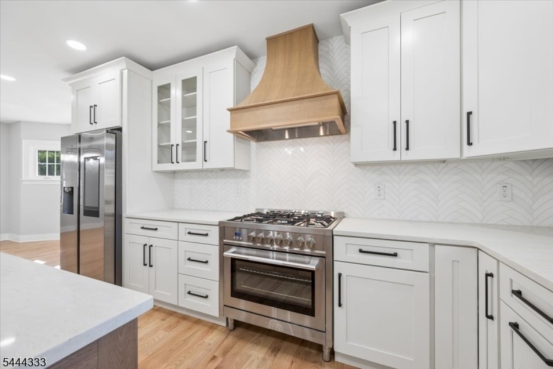 Gourmet Eat-in-Kitchen