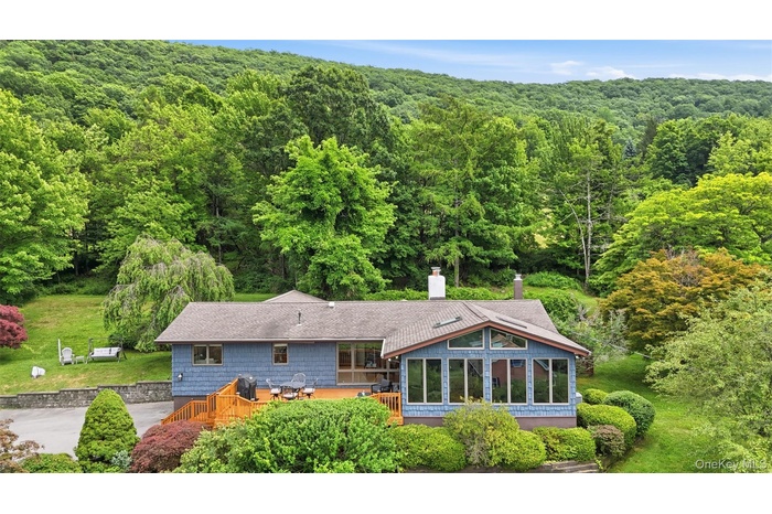 Aerial View of 6 Horizon facing front of home