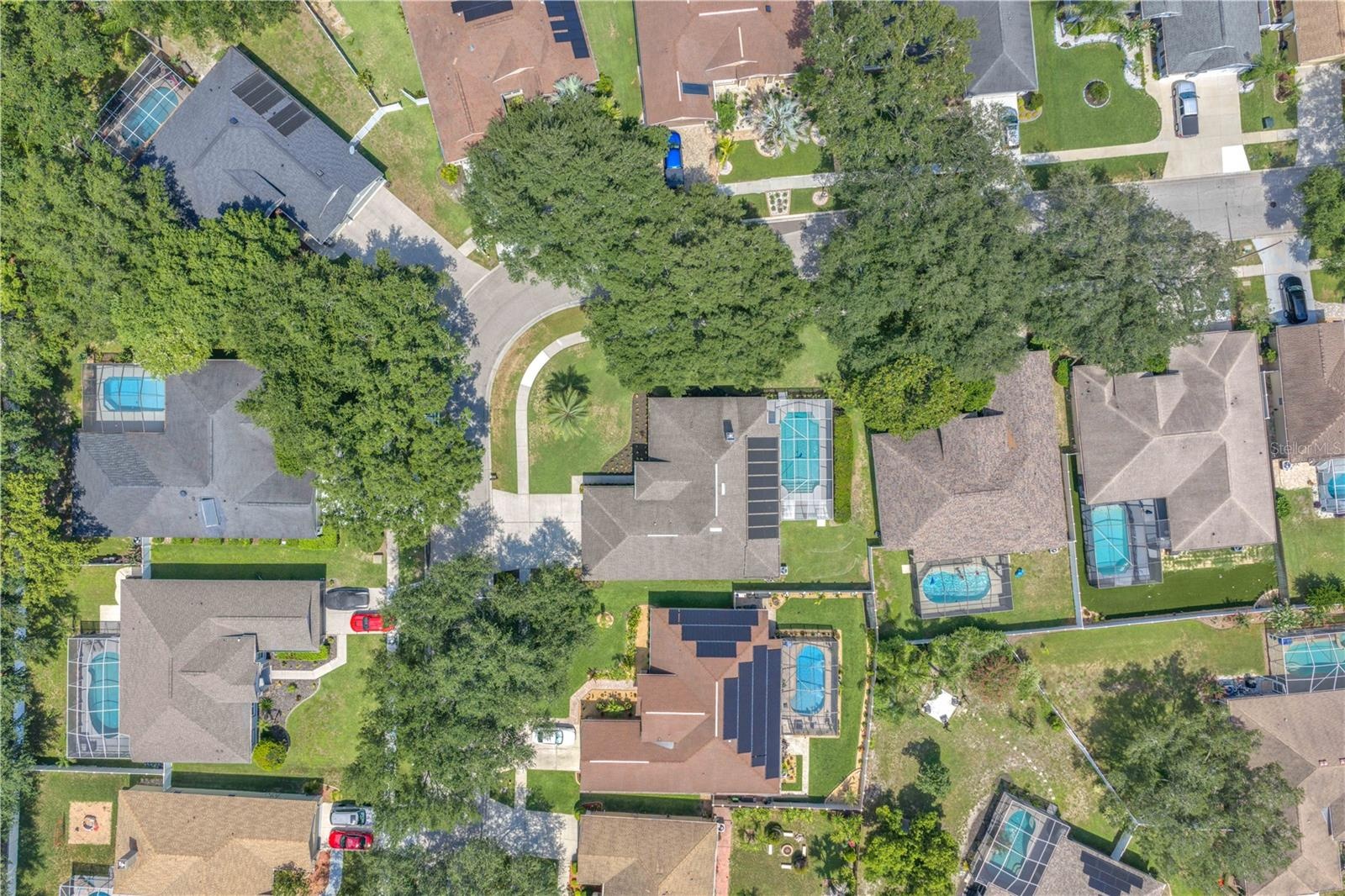 Bloomingdale East residents enjoy top-rated schools, nearby parks, shopping, dining, golf, and an easy commute to I-75, downtown Tampa, and MacDill Ai