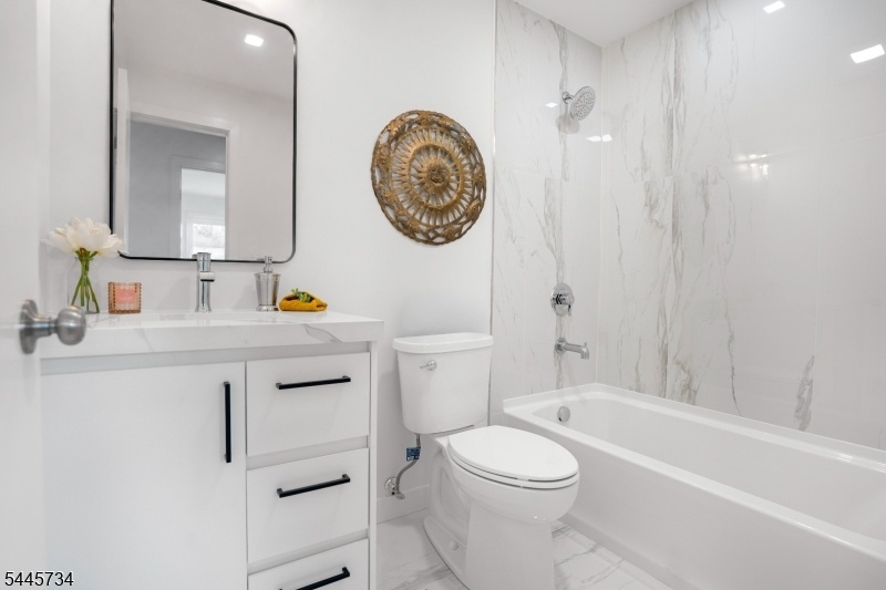 Bathroom 2 Ensuite