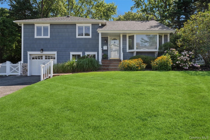 Beautifully renovated 3B/2b split-level home in the Marble Hills neighborhood of Halesite.