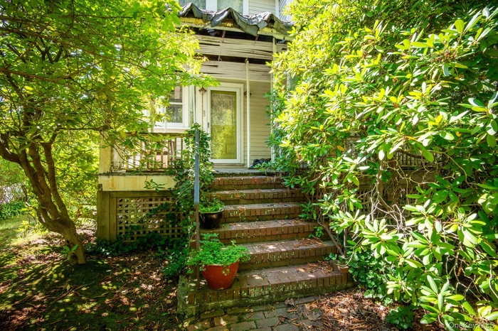 Welcome to 83 Highland Ave Northport Village