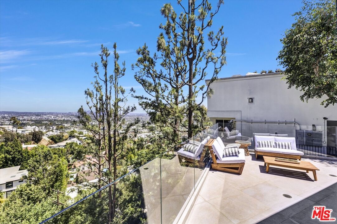 Top Floor Deck