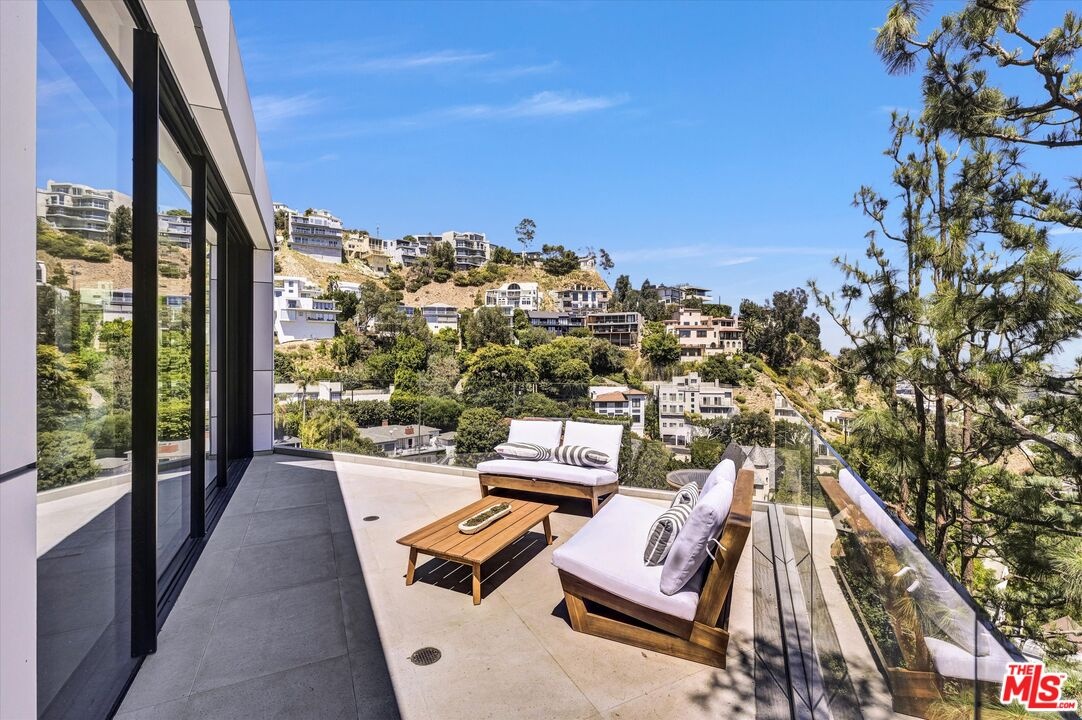 Top Floor Deck