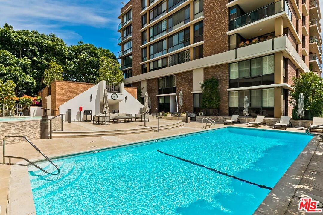 Building Pool