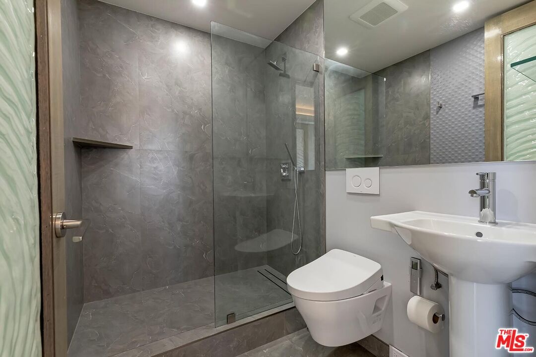 2nd Bedroom Bathroom