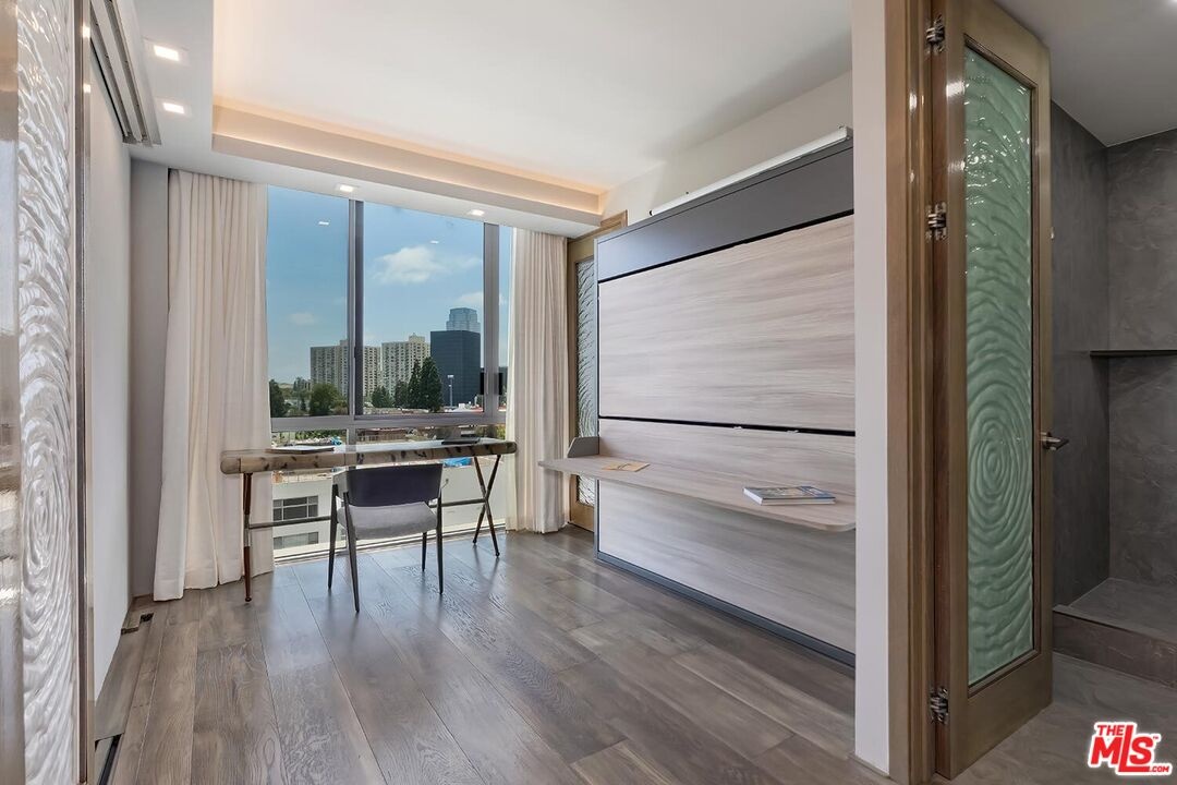 2nd Bedroom Suite/Den with Mur