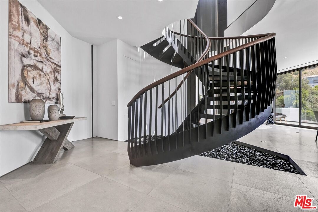 Bottom Floor Landing
