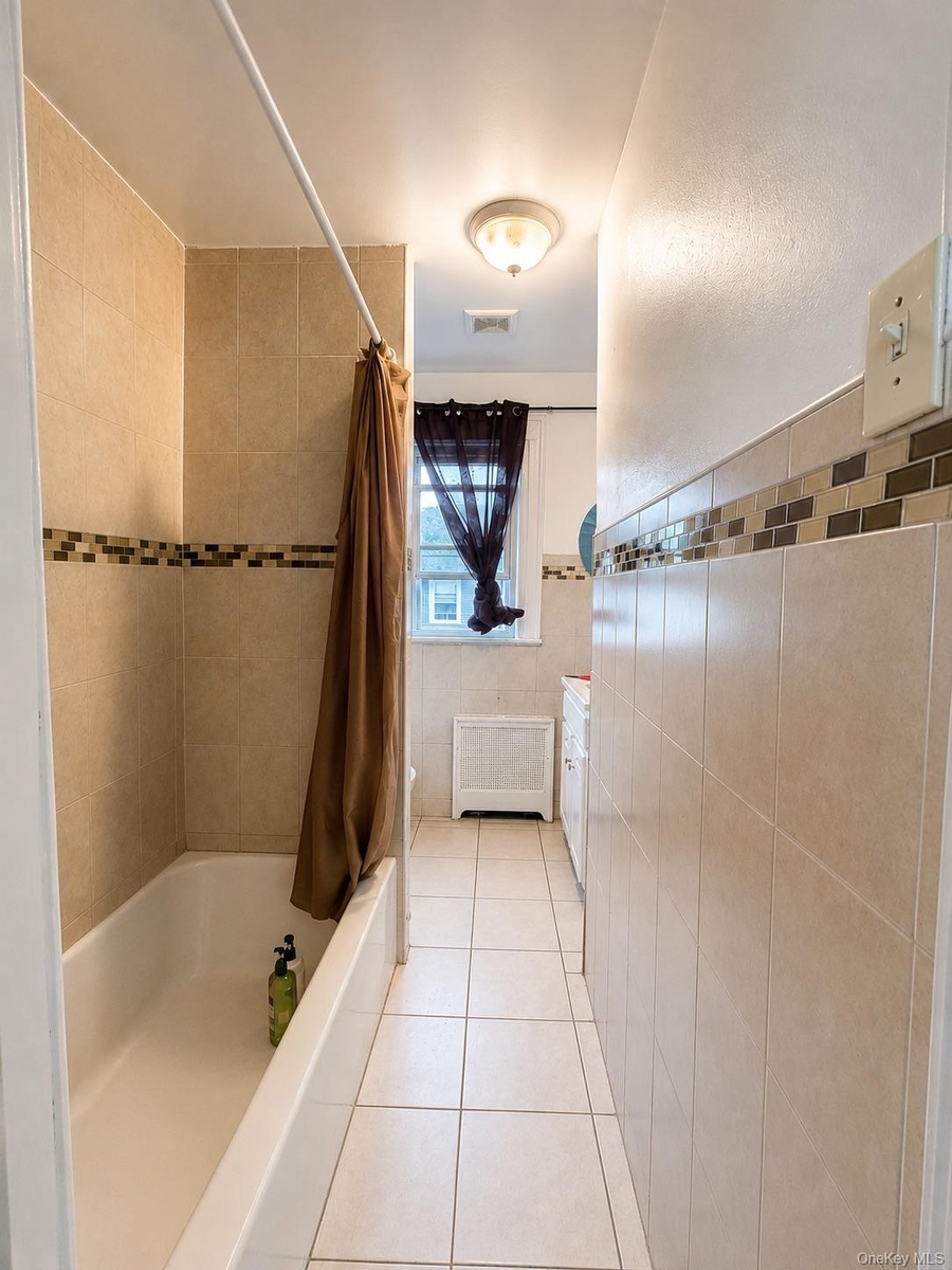 2nd Floor Full Bath