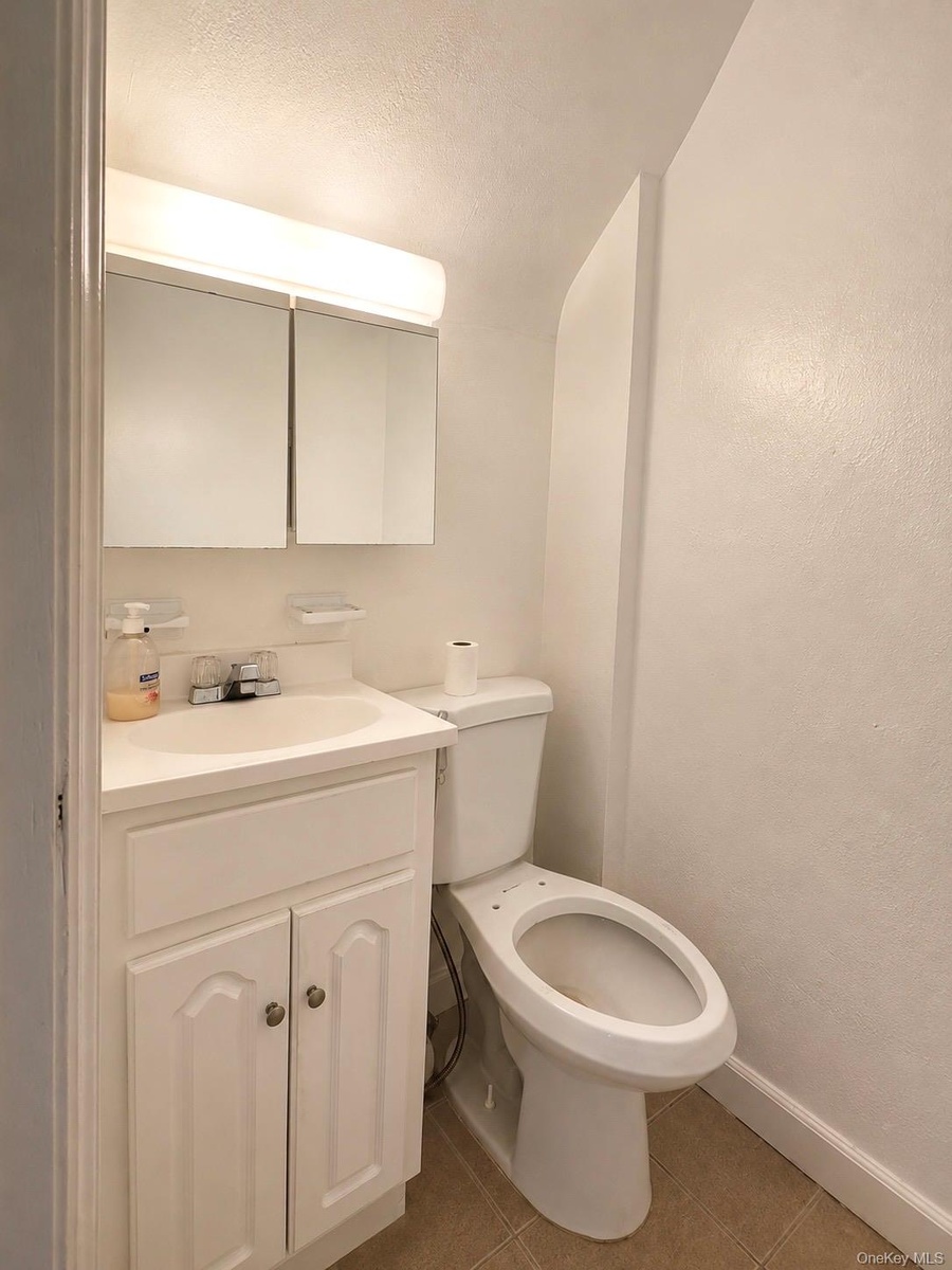 Attic 1/2 Bath