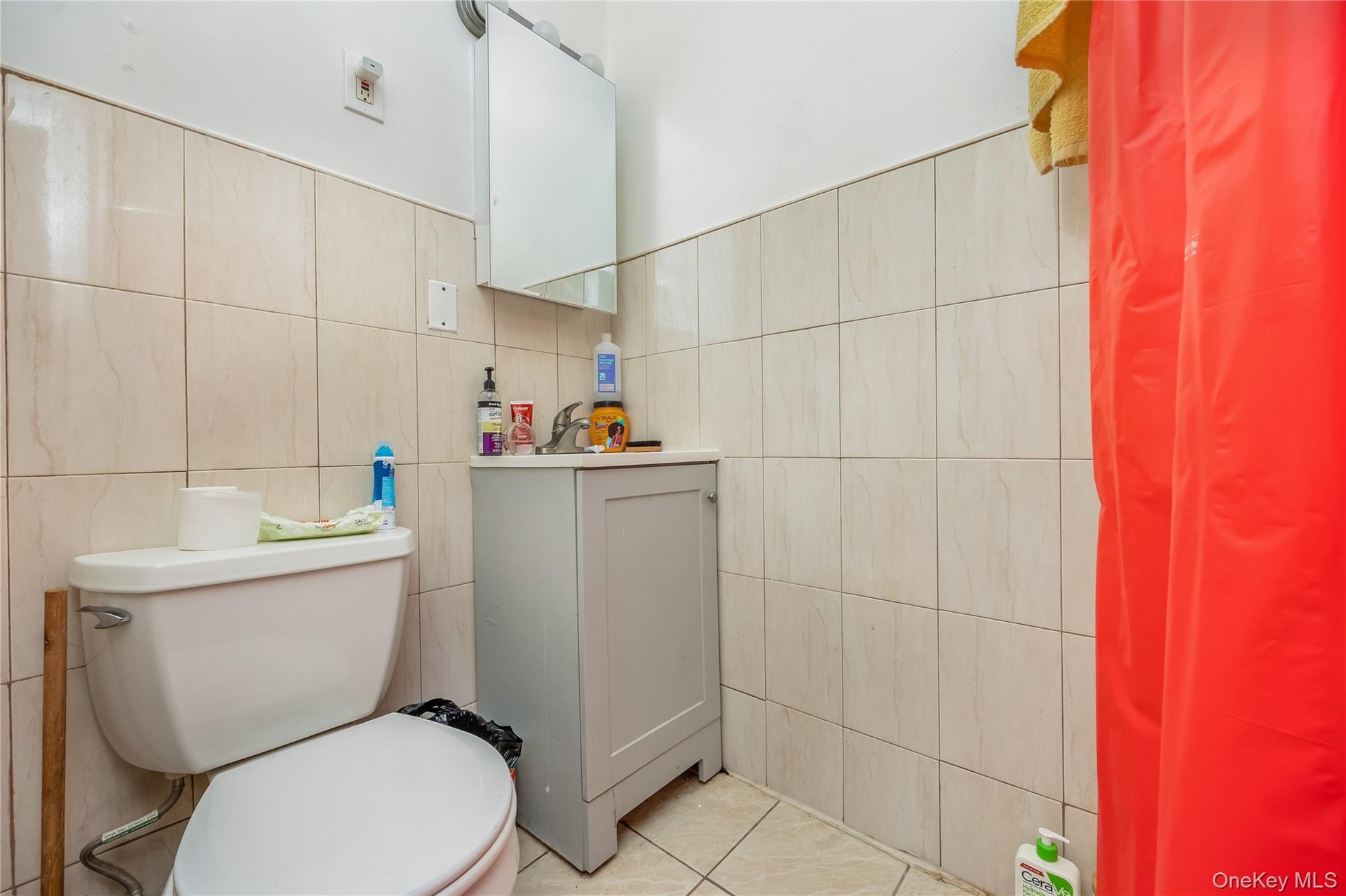 Apt 2F - Bathroom
