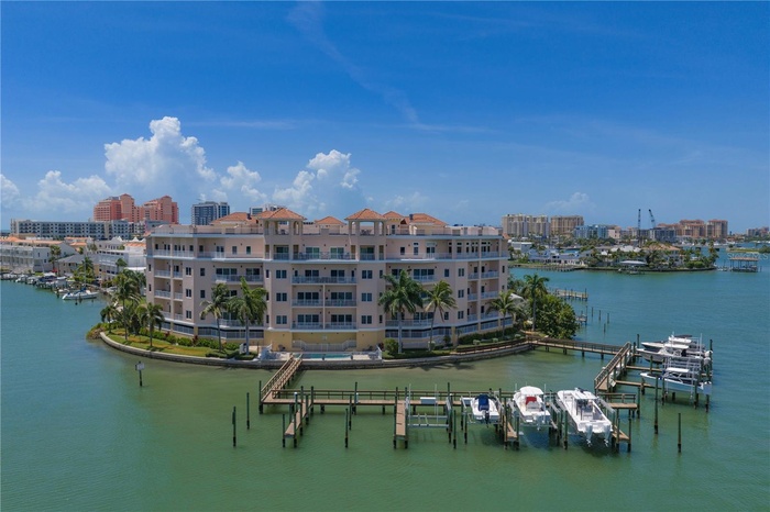LUXURY CONDO W/ BOATSLIP!