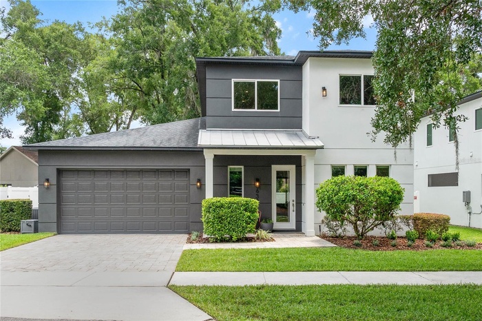 Contemporary custom home built by Clarkson Concepts in 2017