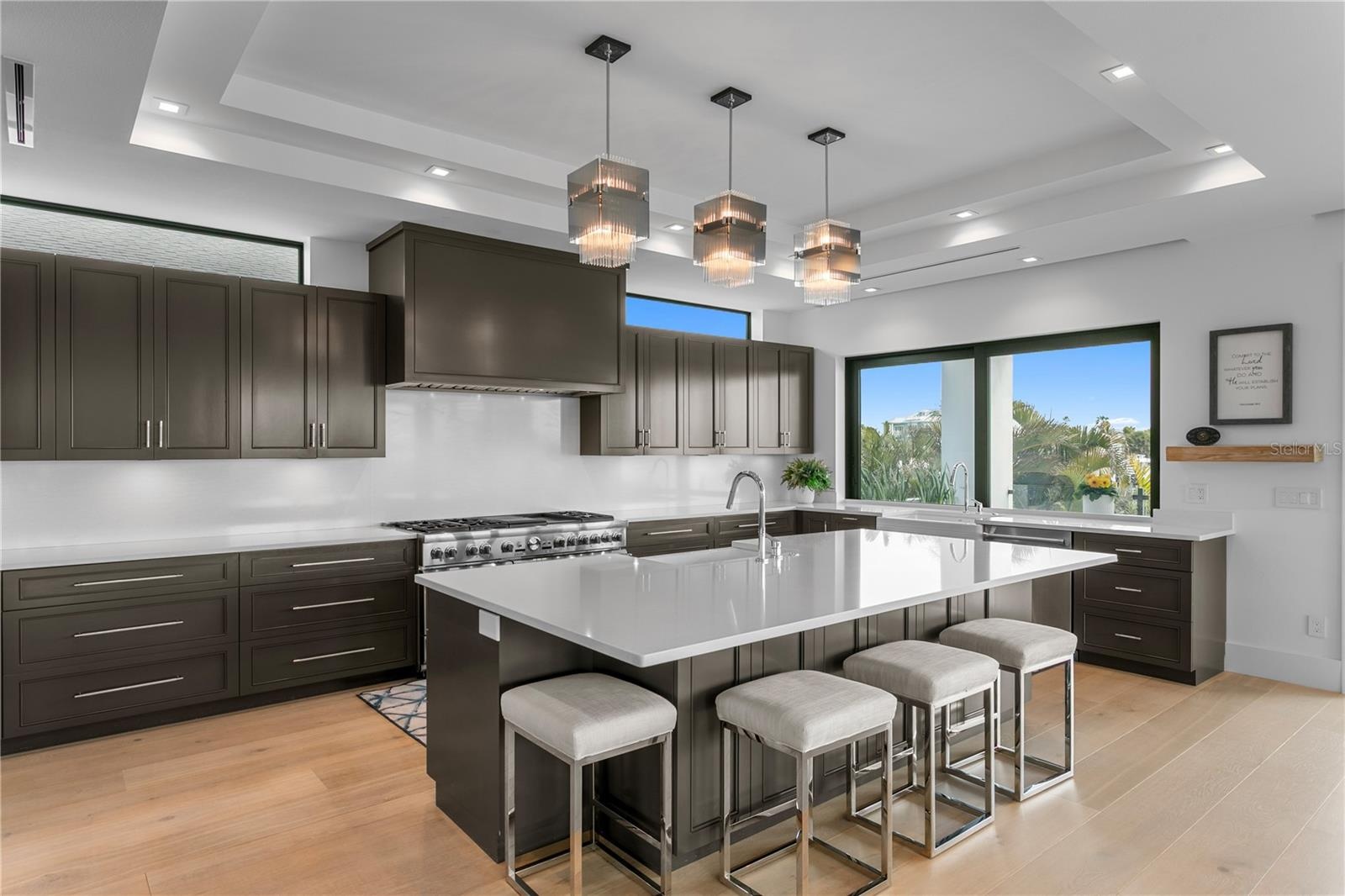 Oversized island, thermador appliances, 60in range