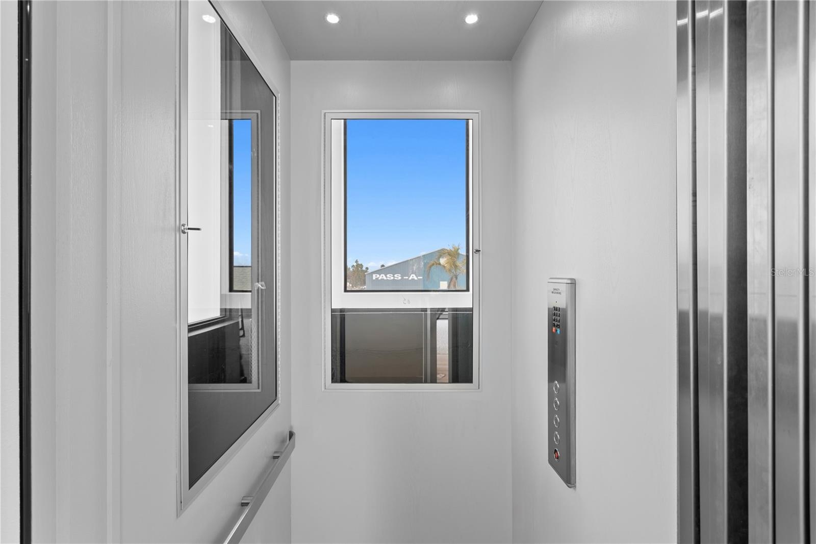Automatic elevator with windows