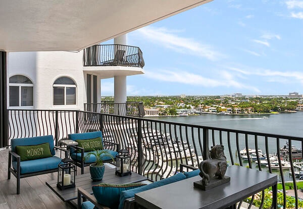 Las Olas Marina & Intracoastal views from your 38' balcony