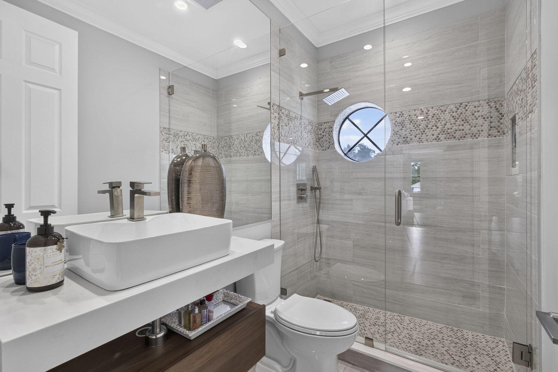 Upstairs Full bath