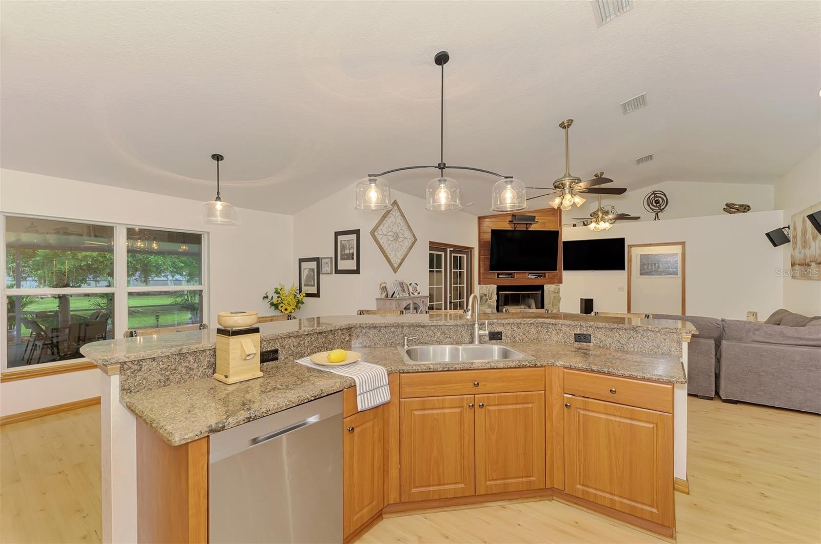 Breakfast space next to kitchen