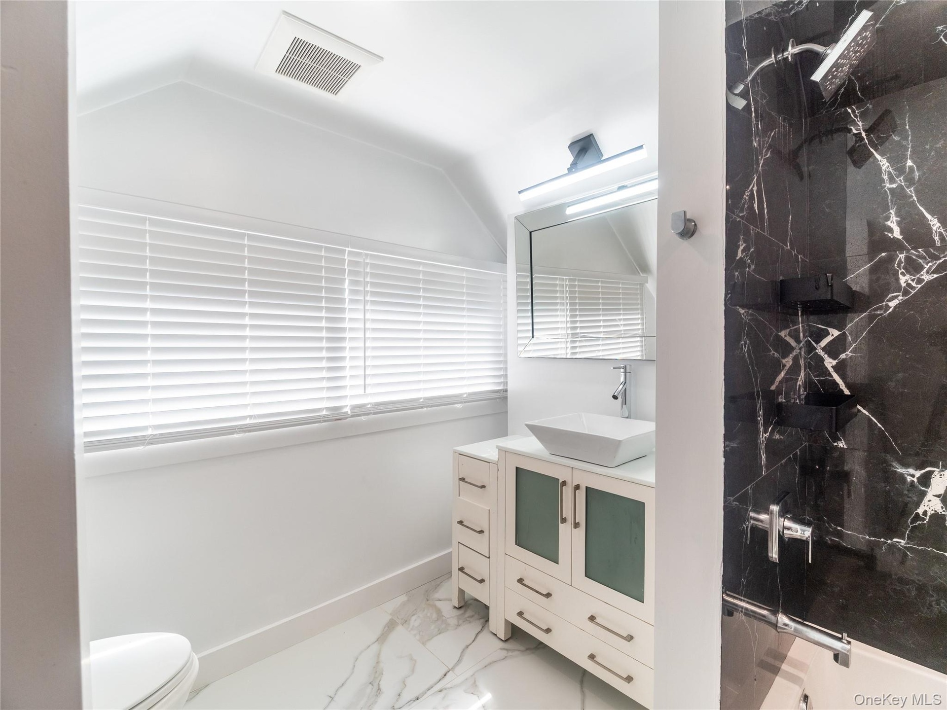 2nd floor bathroom