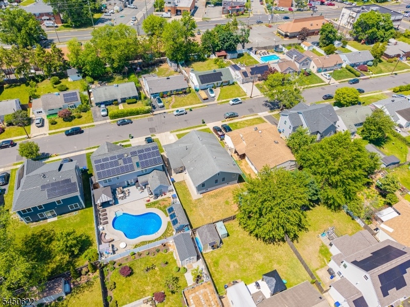 Top View/Neighborhood