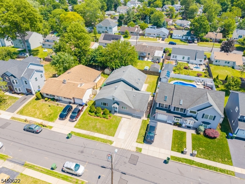 Top View/Neighborhood