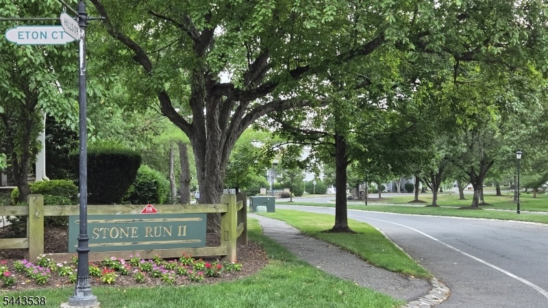 STONE RUN II SIGN
