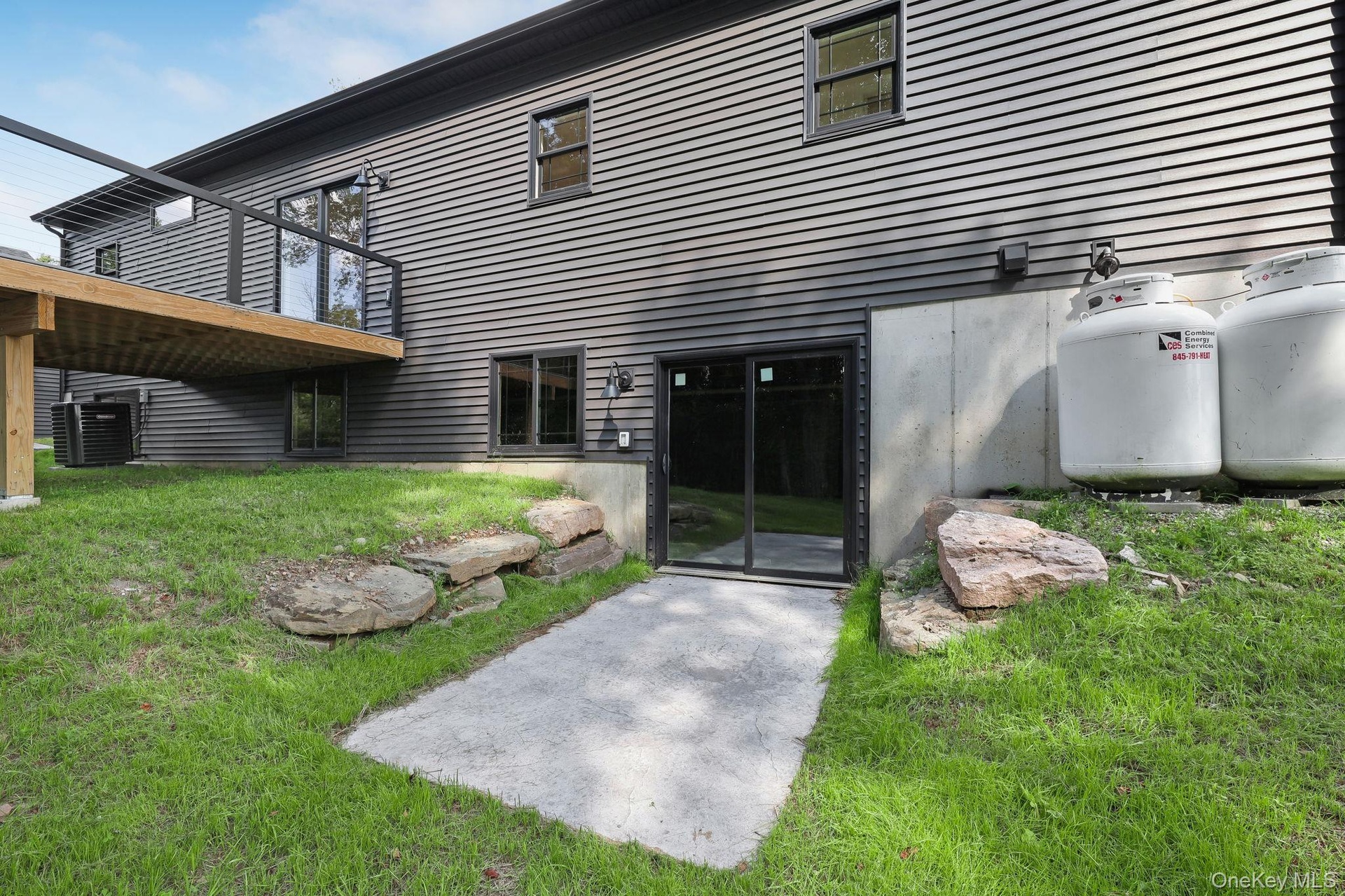 Walk-out basement with full bathroom