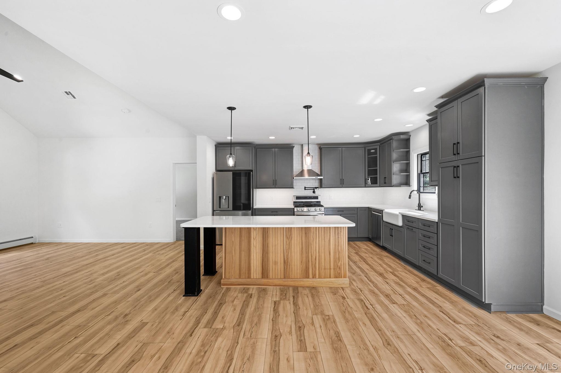 Open floor plan plenty of kitchen cabinetry