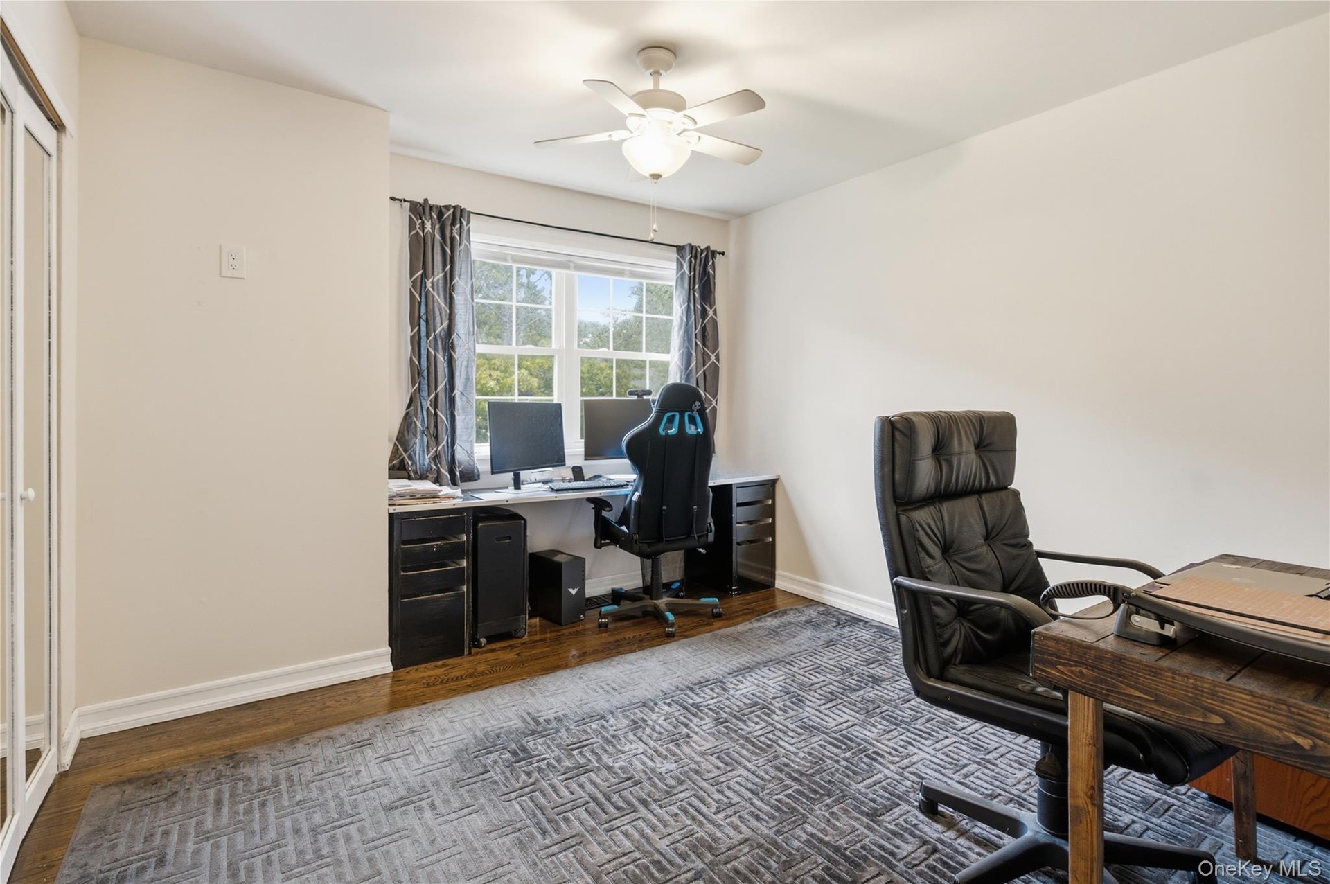 Bedroom/Office