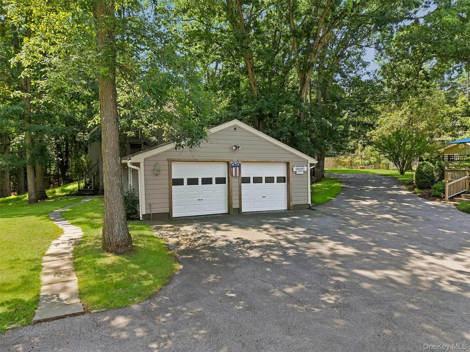 127 Hill Rd 2-Car Detached Garage with Electric.