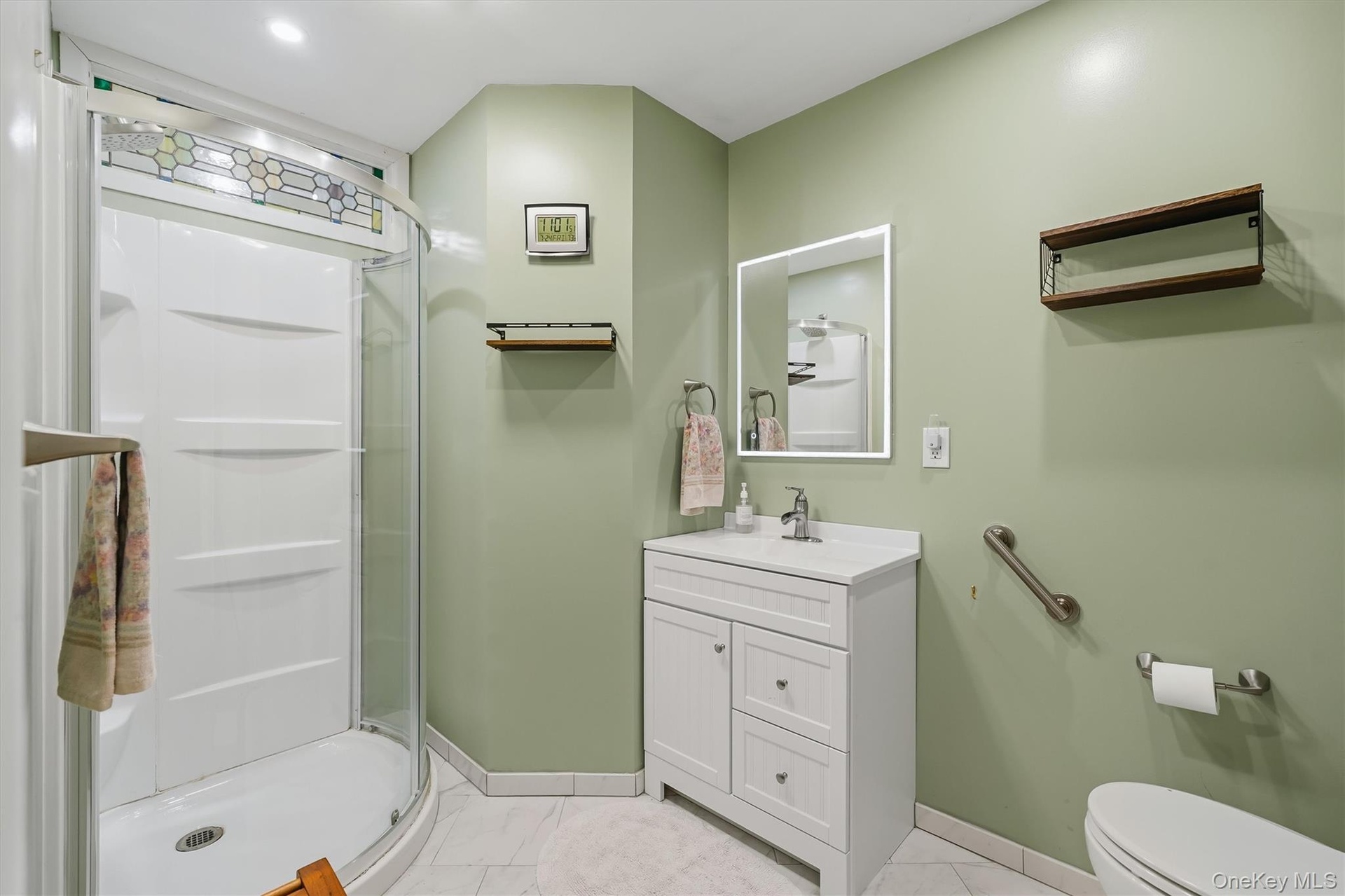 129 Hill Road Full Bathroom #2