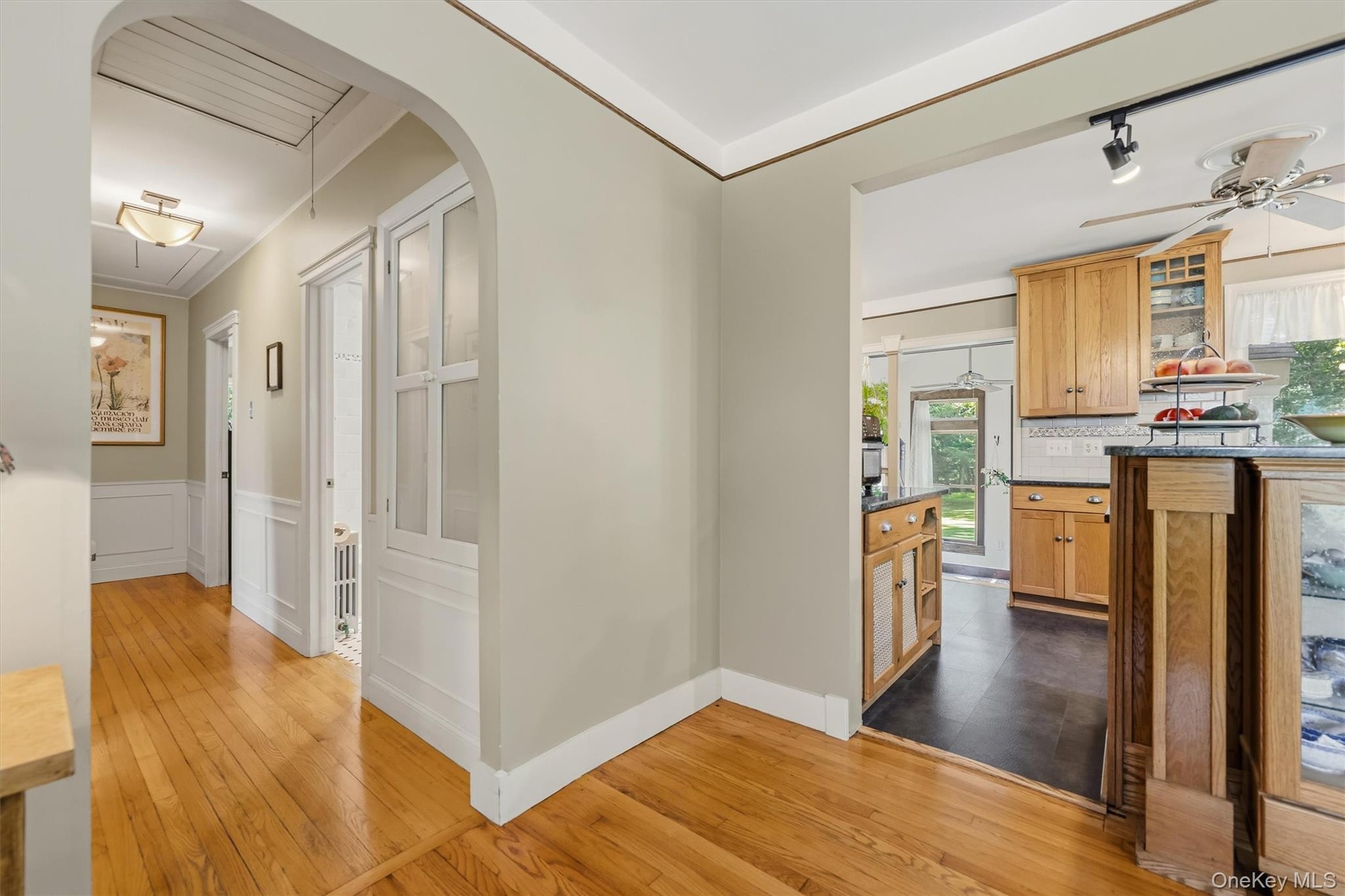 127 Hill Rd Hallway