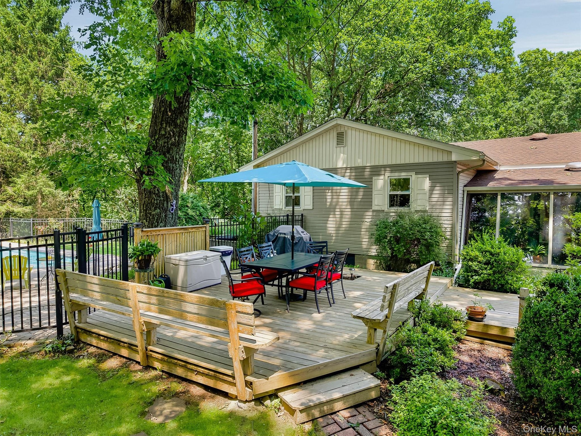 129 Hill Road Deck