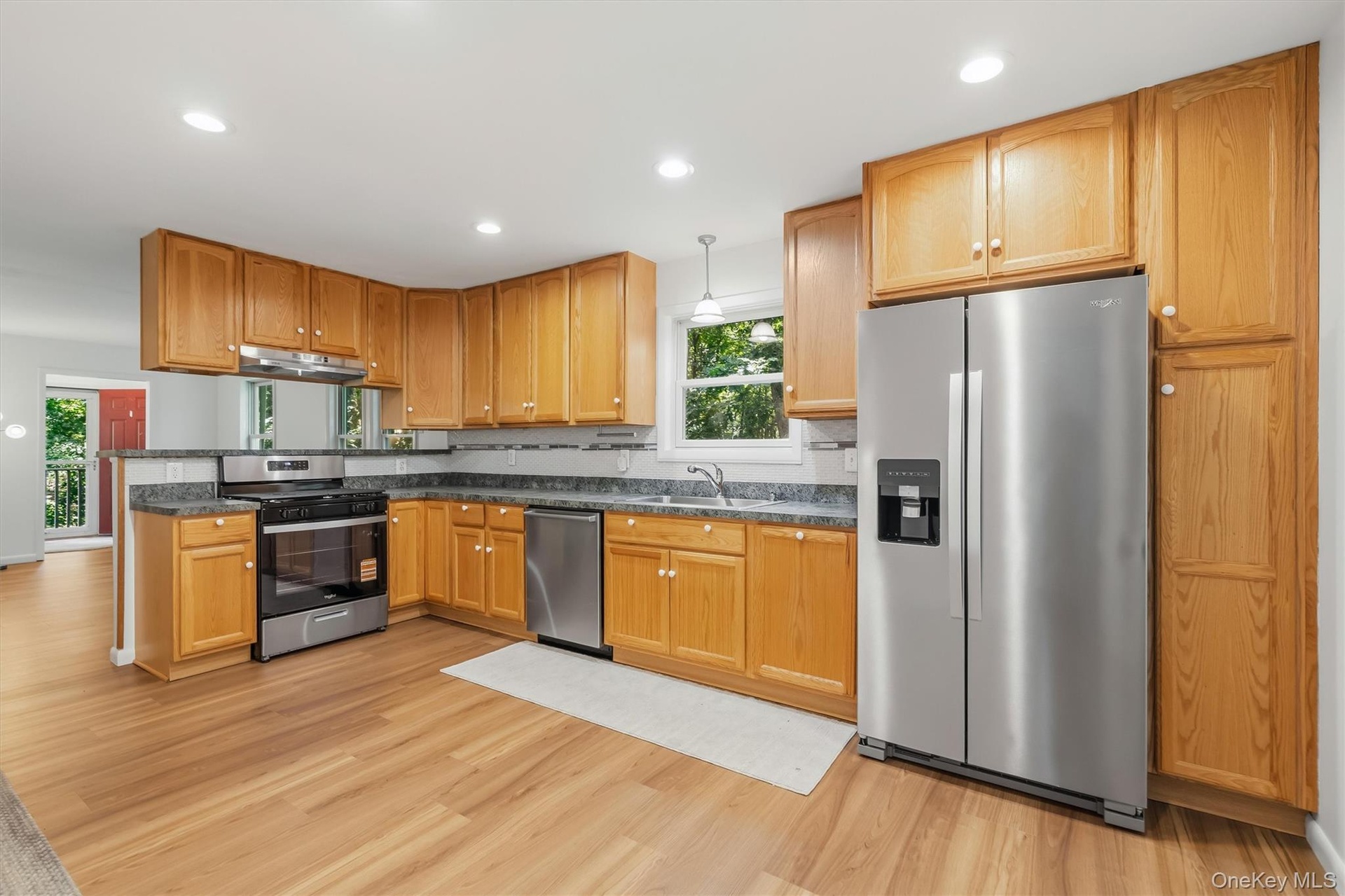 131 Hill Road Kitchen