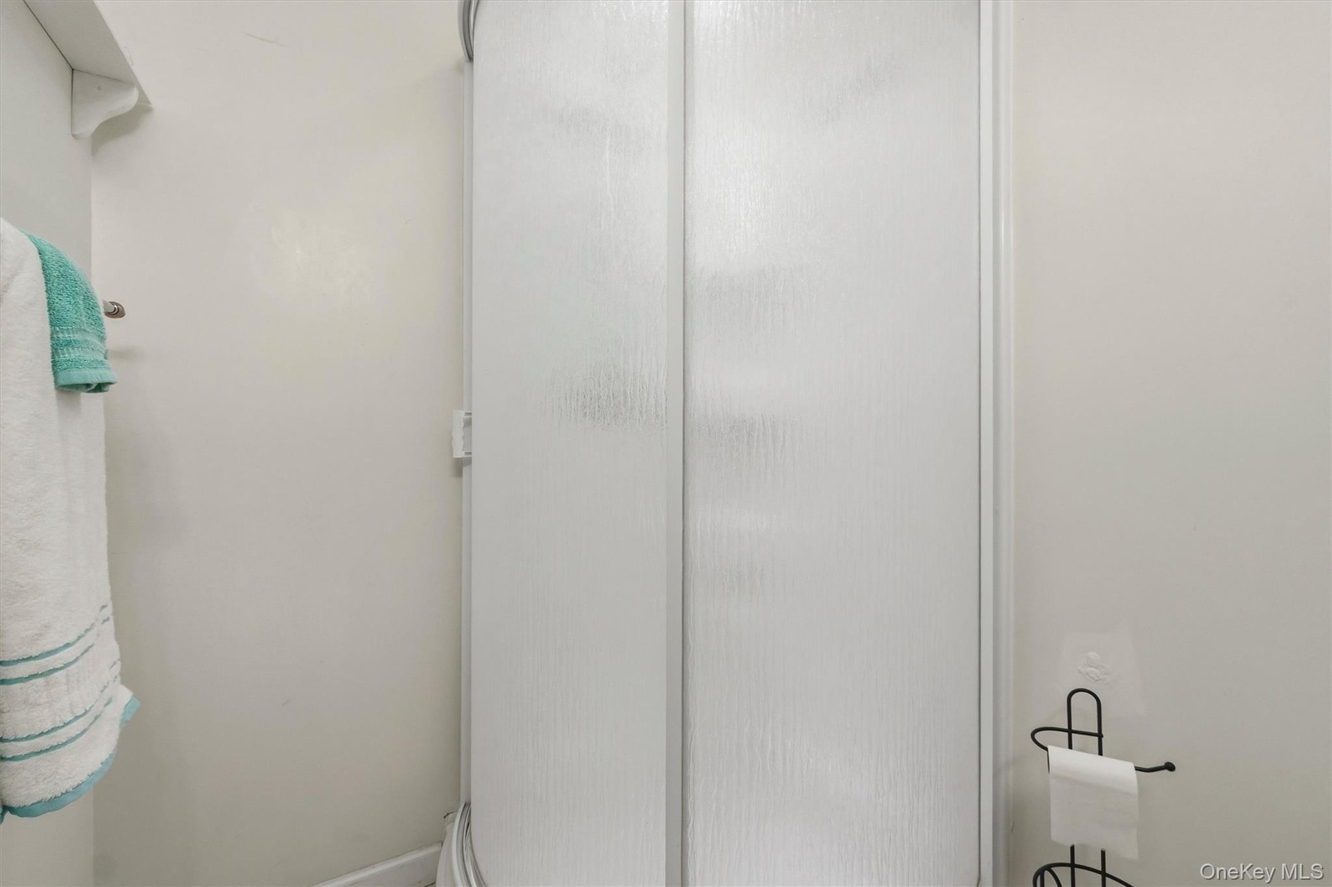 Curved shower fits perfectly here