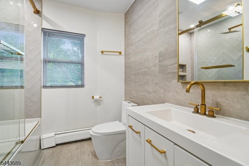 bathroom 4