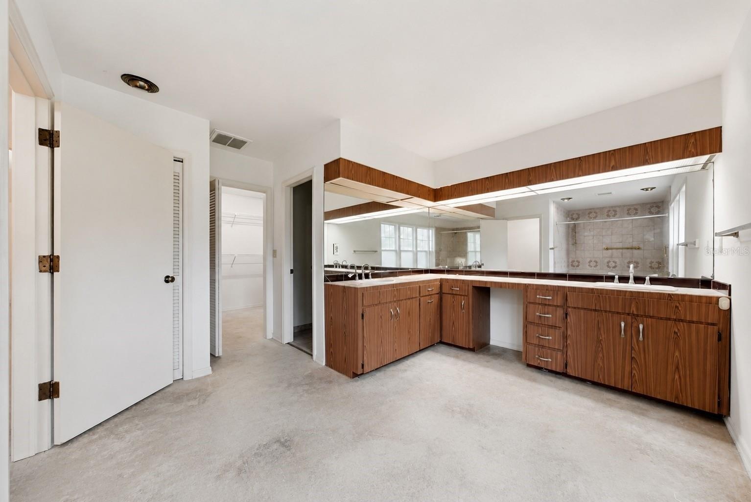 Primary Bathroom***Virtual Staging with Concrete