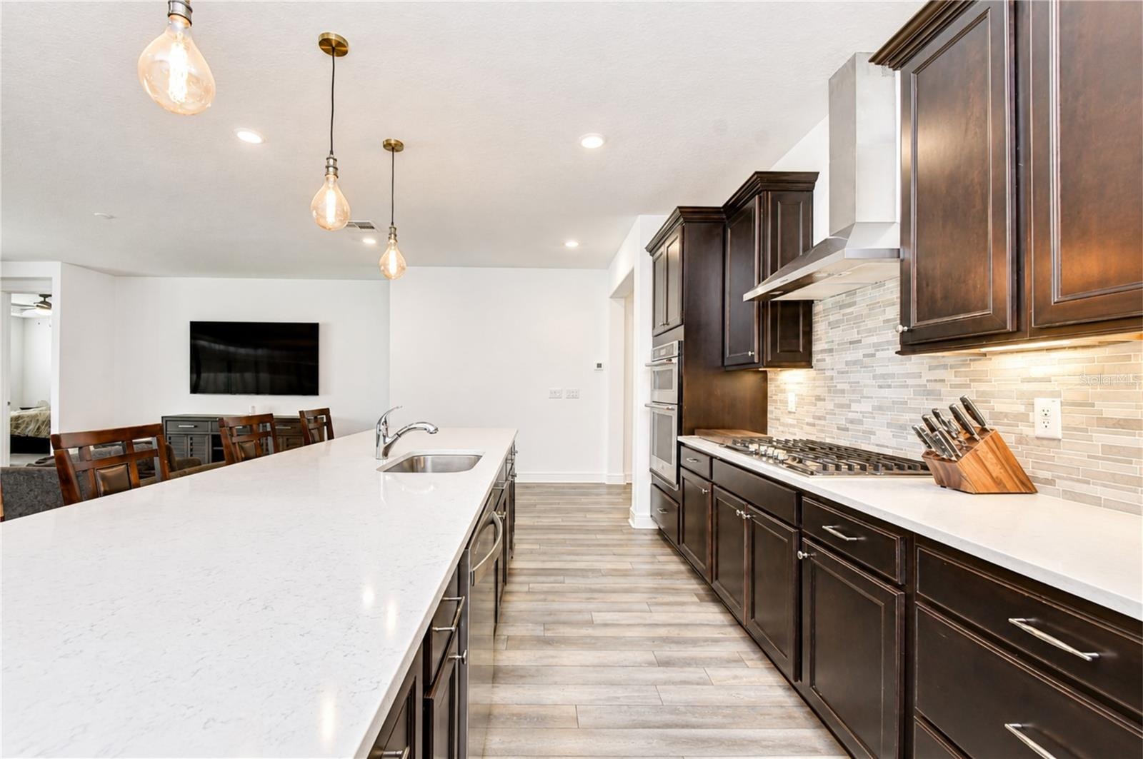 – Functional layout designed for cooking and entertaining.