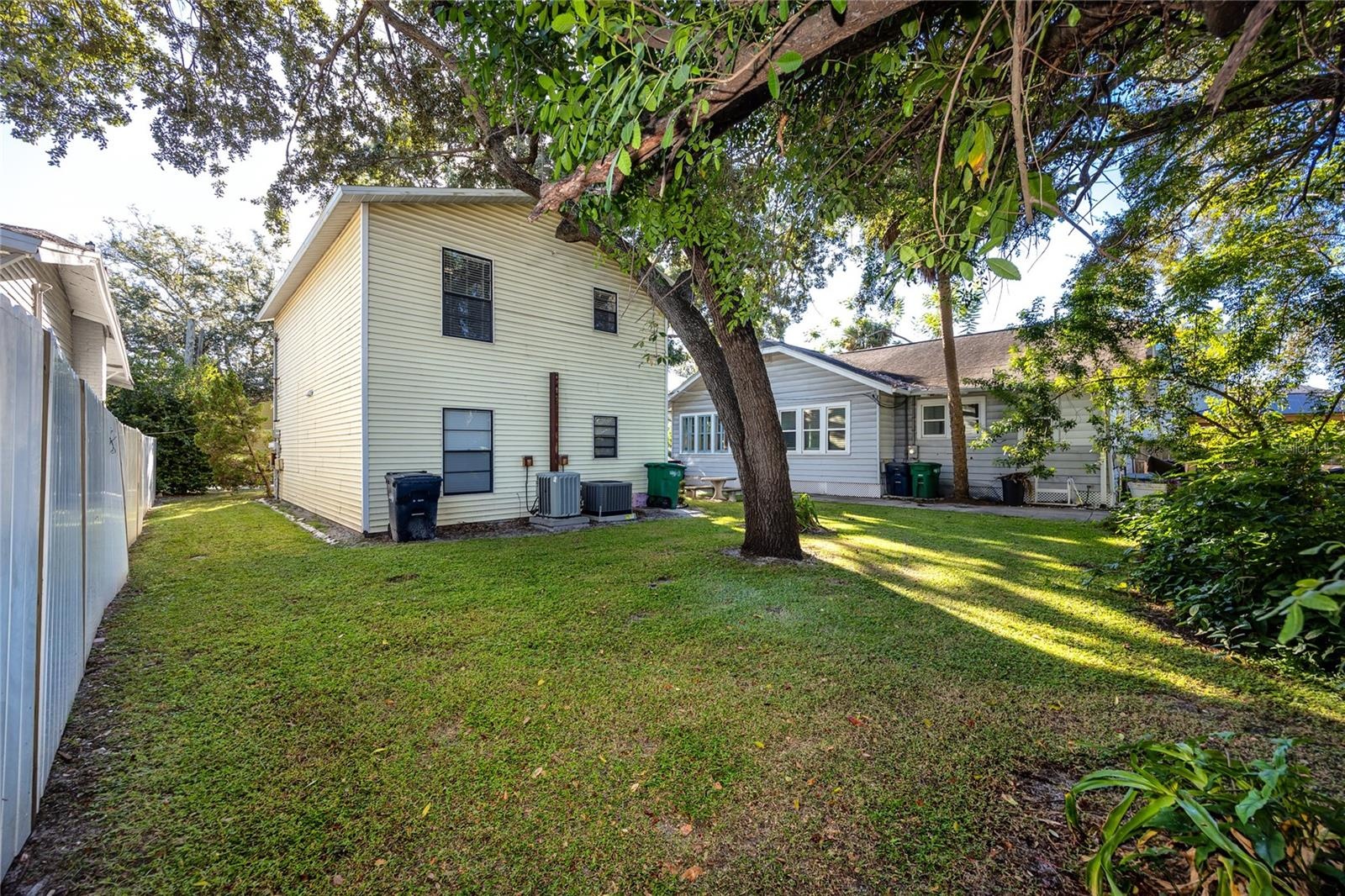 Large back yard for tenant use.