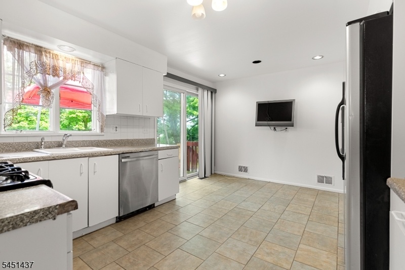 Kitchen 4