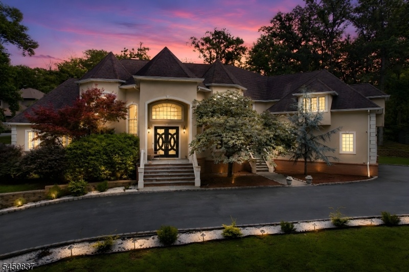 202 Rock Road West