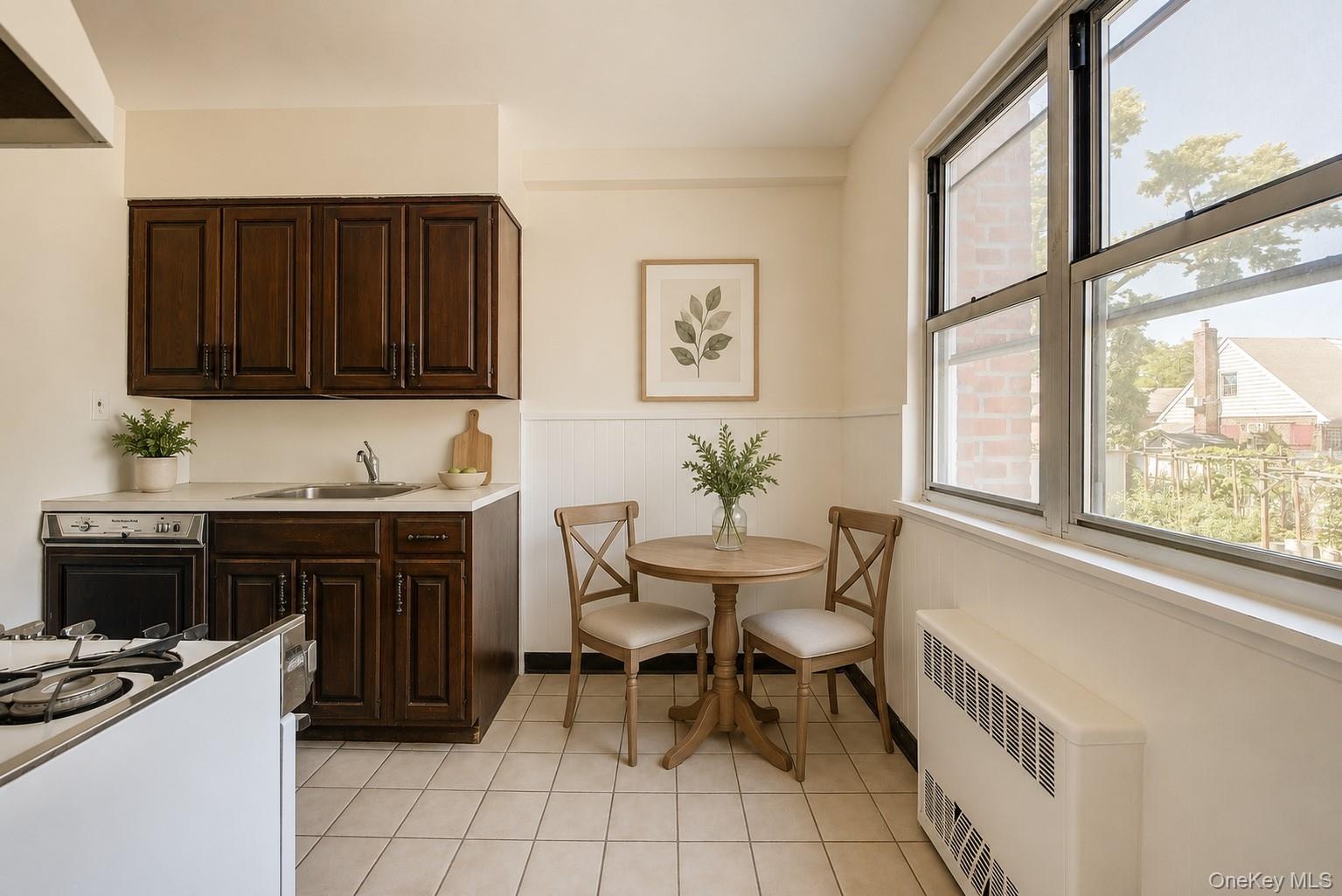 Virtually Staged - Eat-in-Kitchen