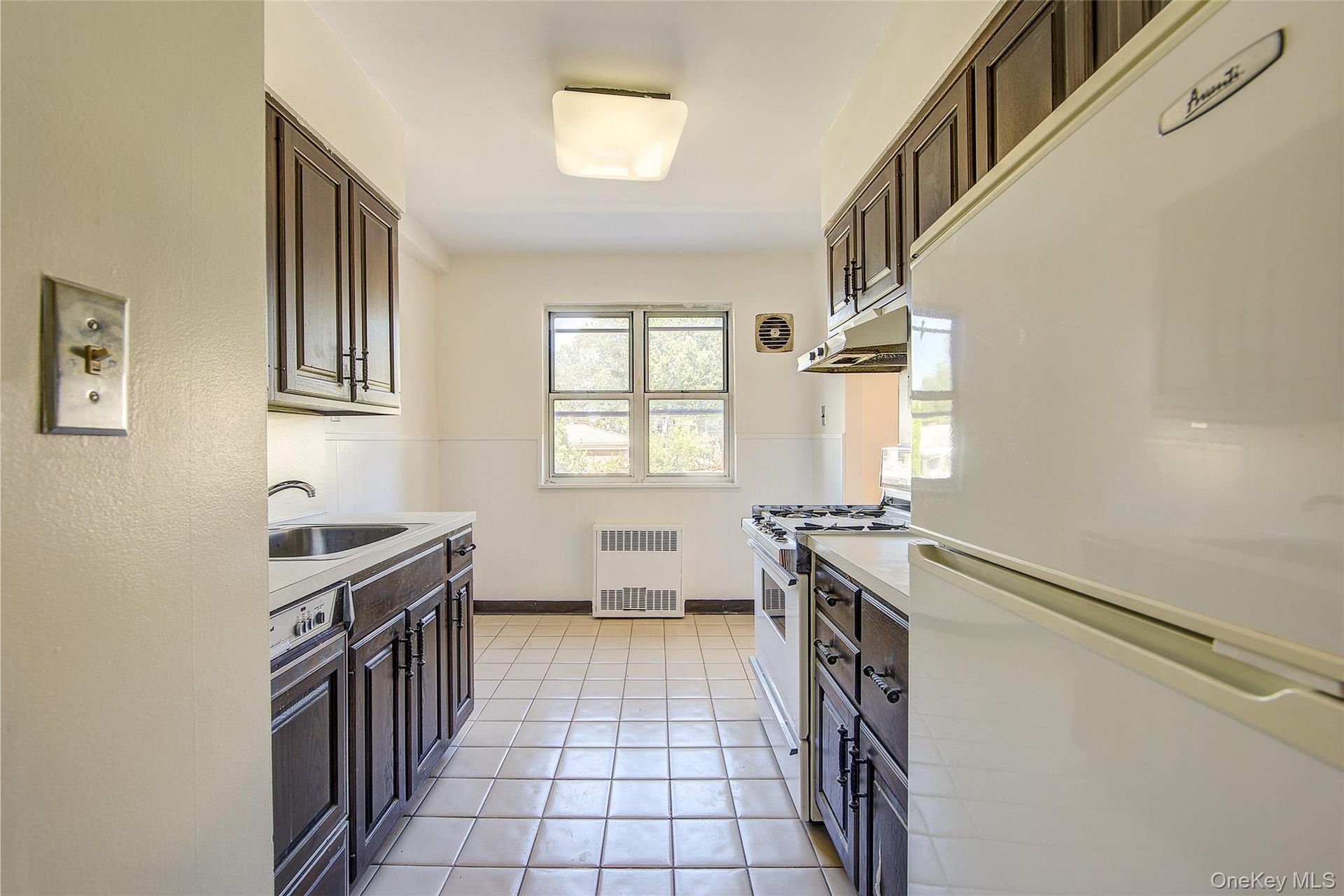 Eat-in-Kitchen