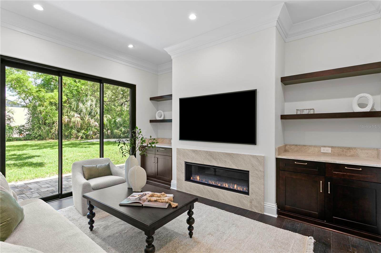 Sitting room - main suite